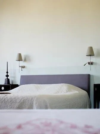 Chateau De Castelneau Bed and breakfast