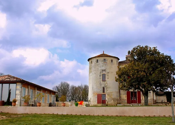 Chateau De Castelneau