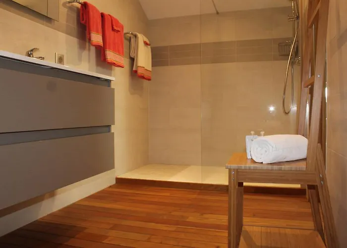 Chateau De Castelneau Bed & Breakfast